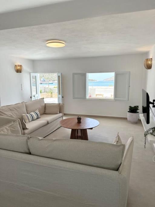 Noema Seafront House *